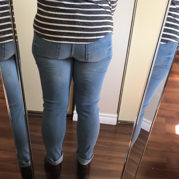 Light wash jeans - Picture 6 of 6